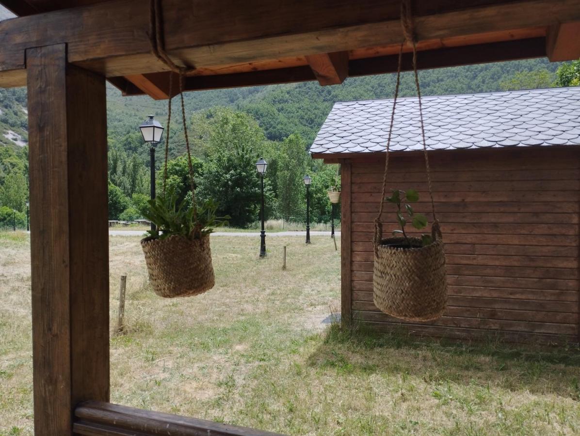 Camping La Zarapica - Palacios Del Sil Exterior photo