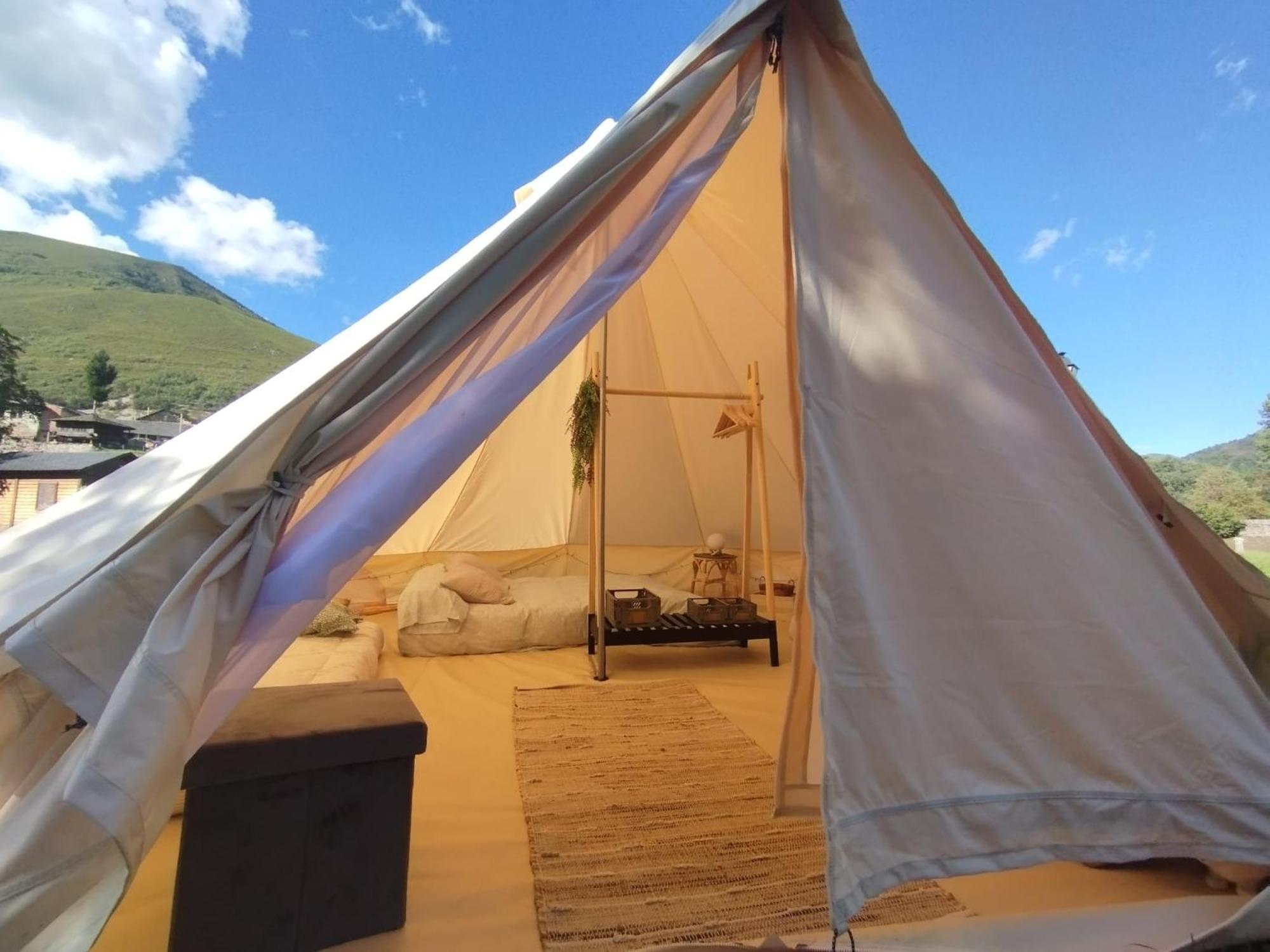 Camping La Zarapica - Palacios Del Sil Exterior photo