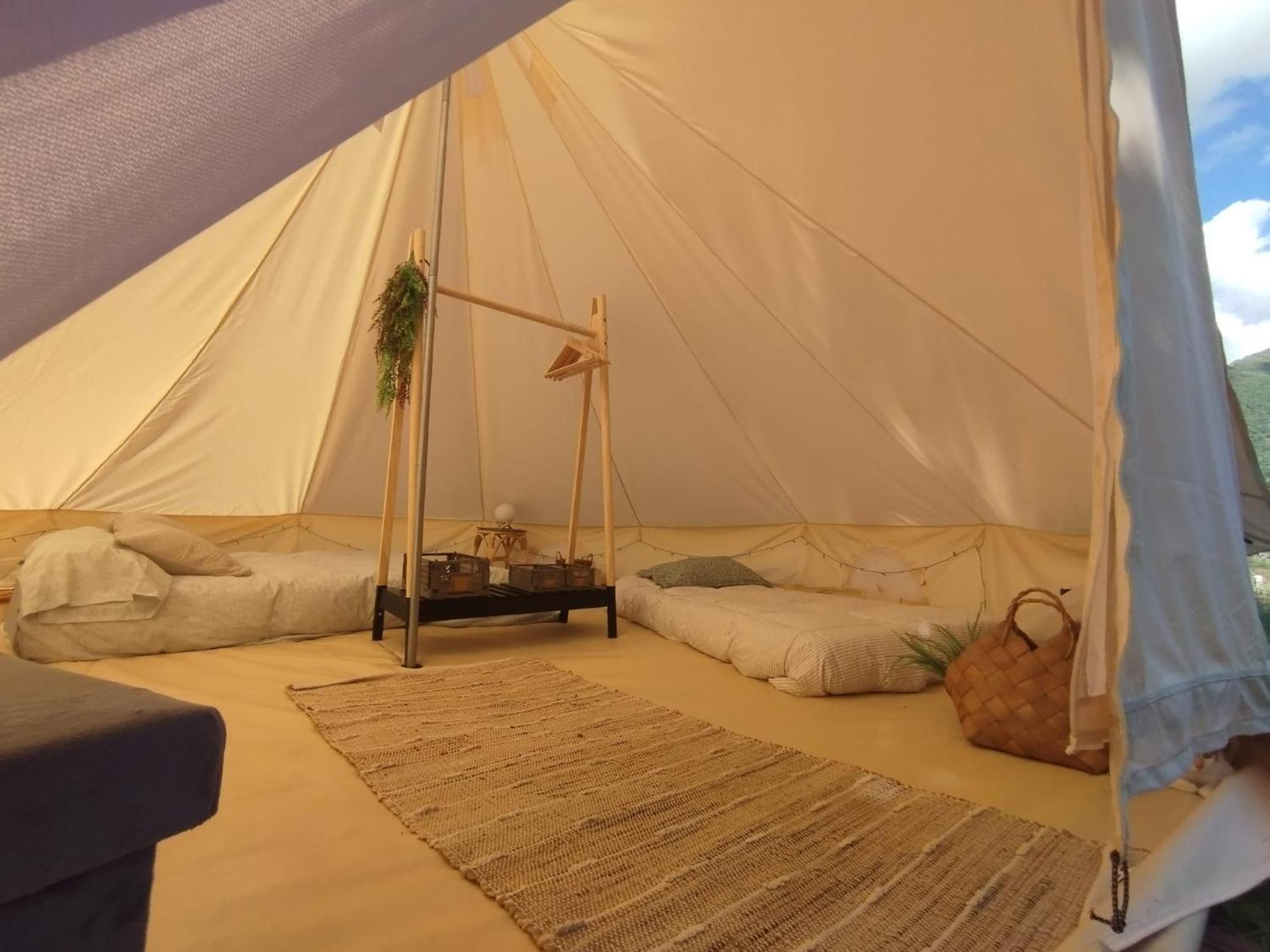 Camping La Zarapica - Palacios Del Sil Exterior photo